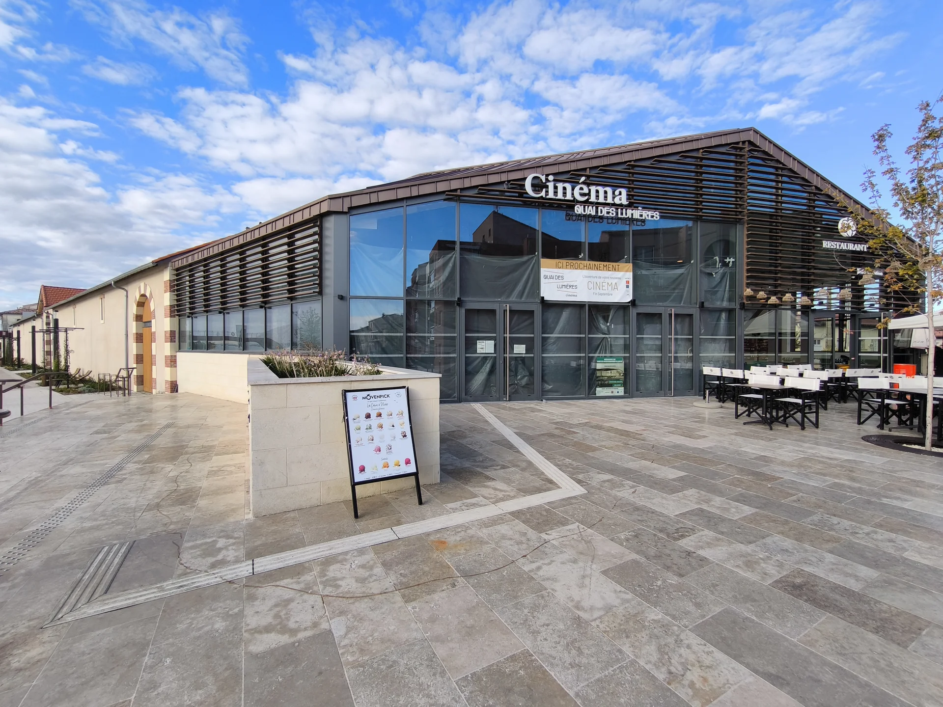 mur rideau trapèze fini avec rajout de brise soleil