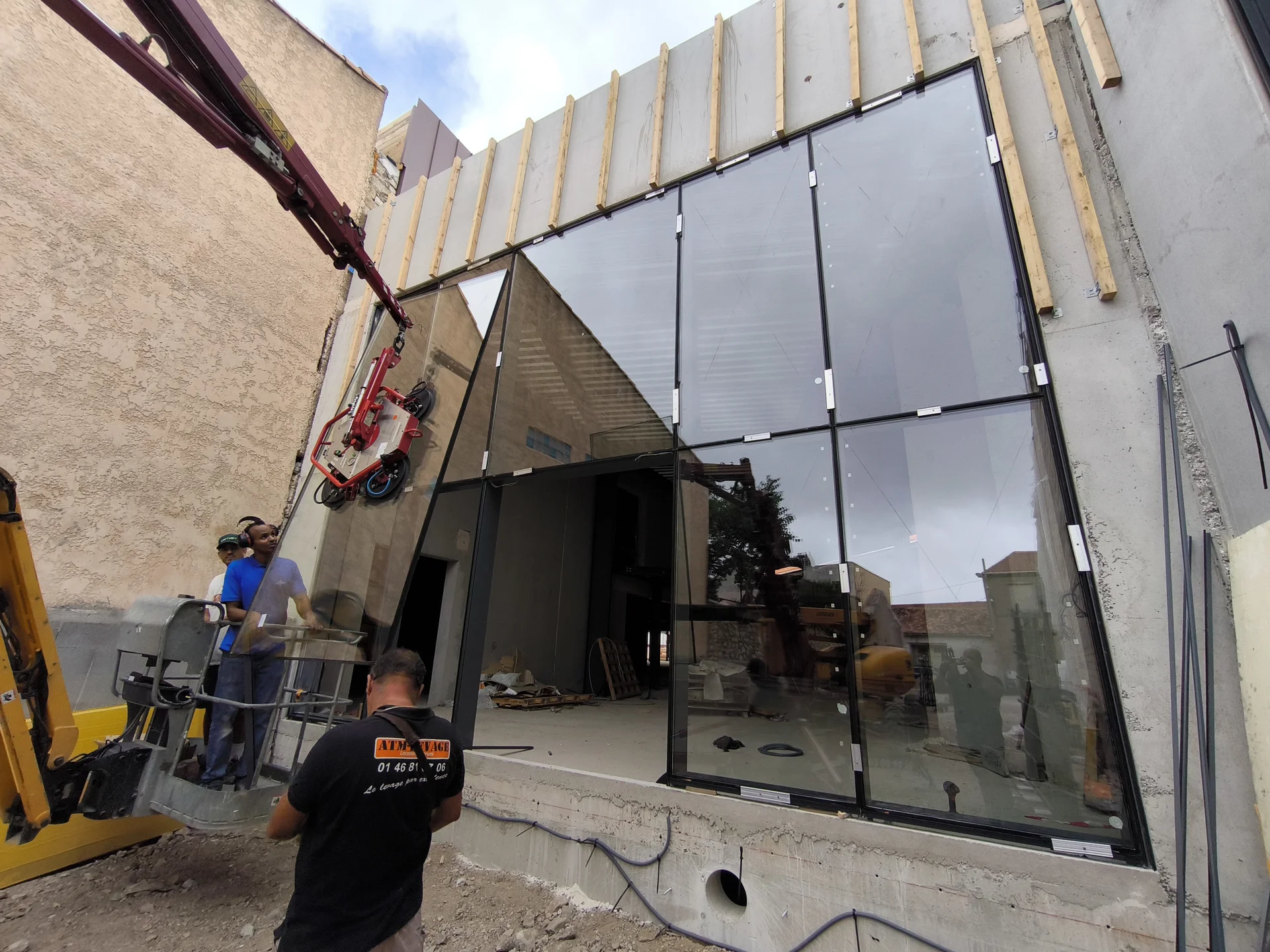 pose vitrage en cours Mur rideau droit