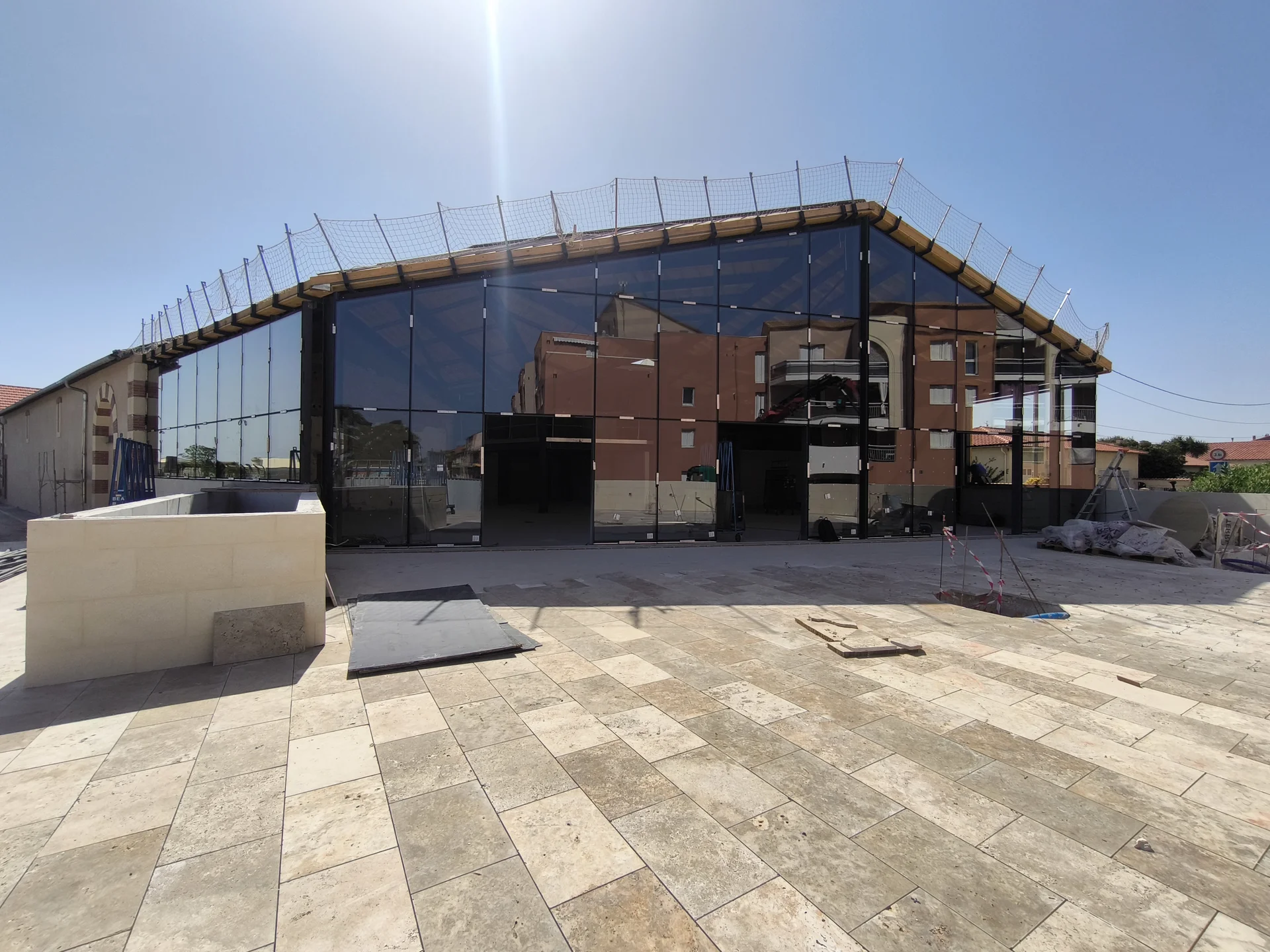 pose vitrage en cours Mur rideau trapèze